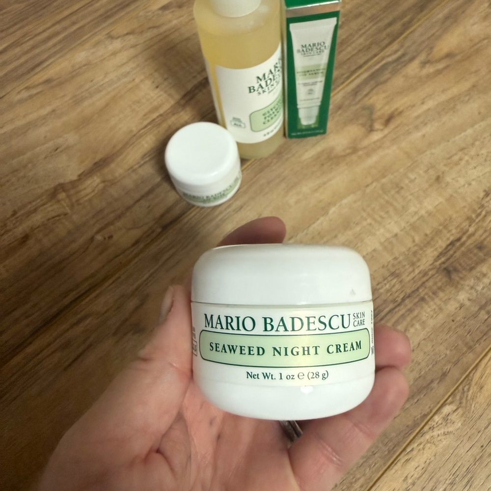 4 full size Mario Badescu's products and samples - Picture 5 of 13